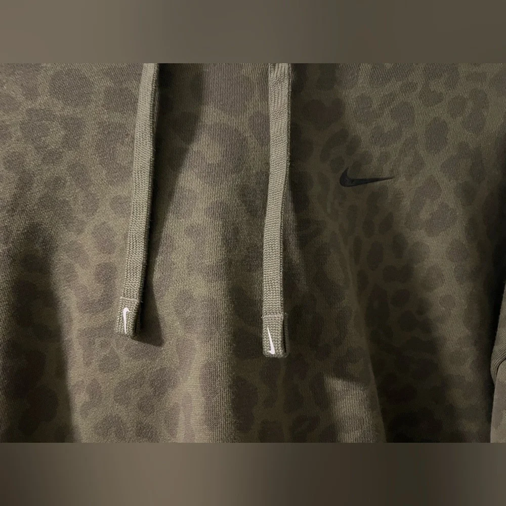 Women’s Olive Green Leopard Print Hooded Sweatshirt